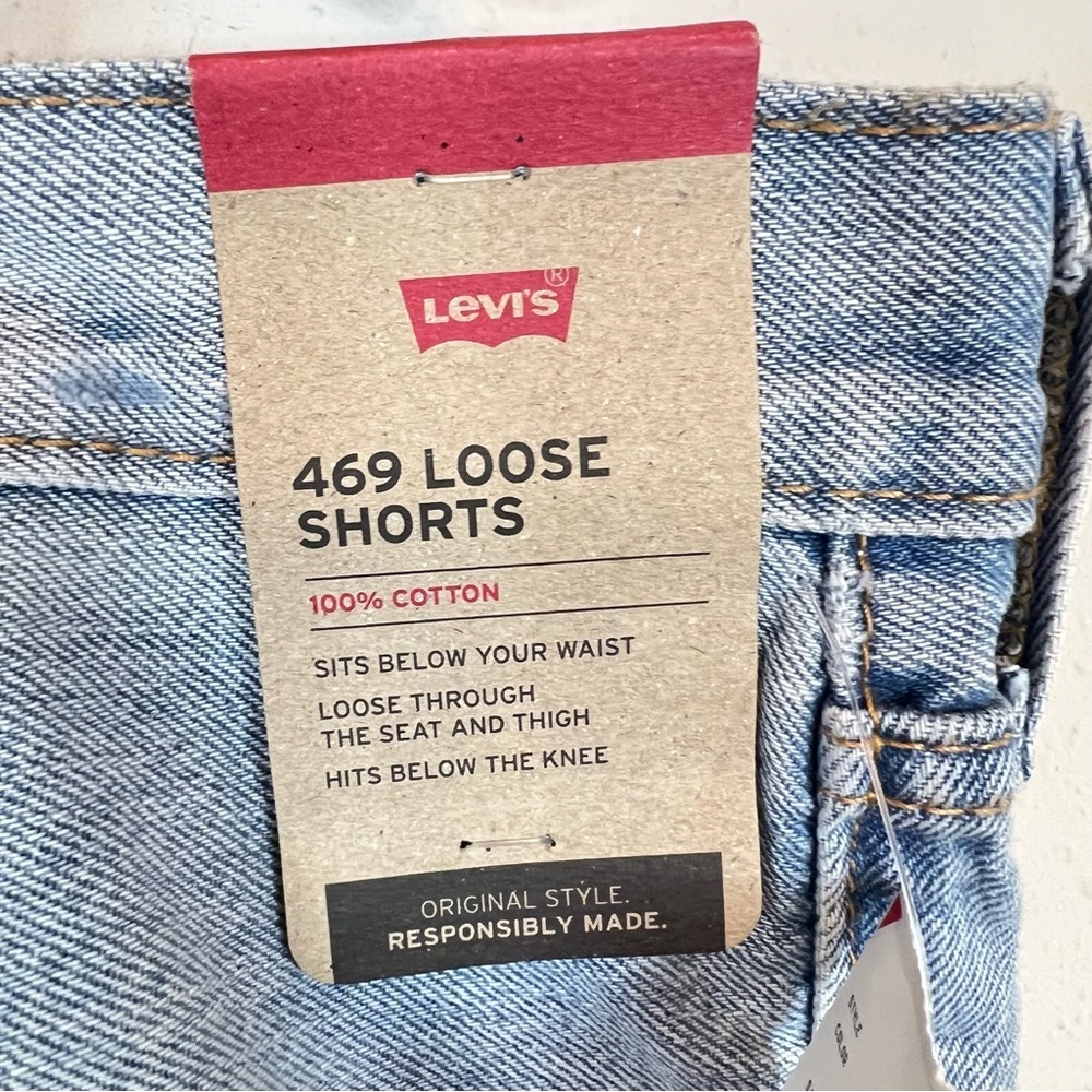 Levi’s Men’s 469 Loose Denim Cut Off Light Blue Shorts Size 44 NWT - Picture 10 of 12